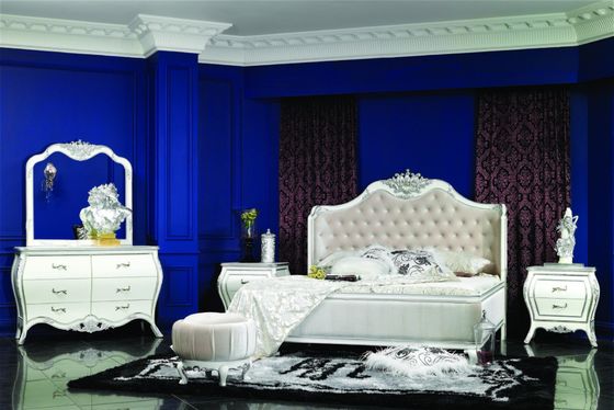 Hand Carved Luxury European Bedroom Furniture High Gloss Vintage Oak Bedroom Set